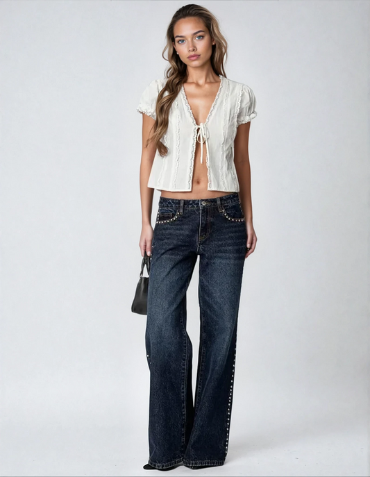 Top Crop Blanca con Encaje y Nudo Frontal