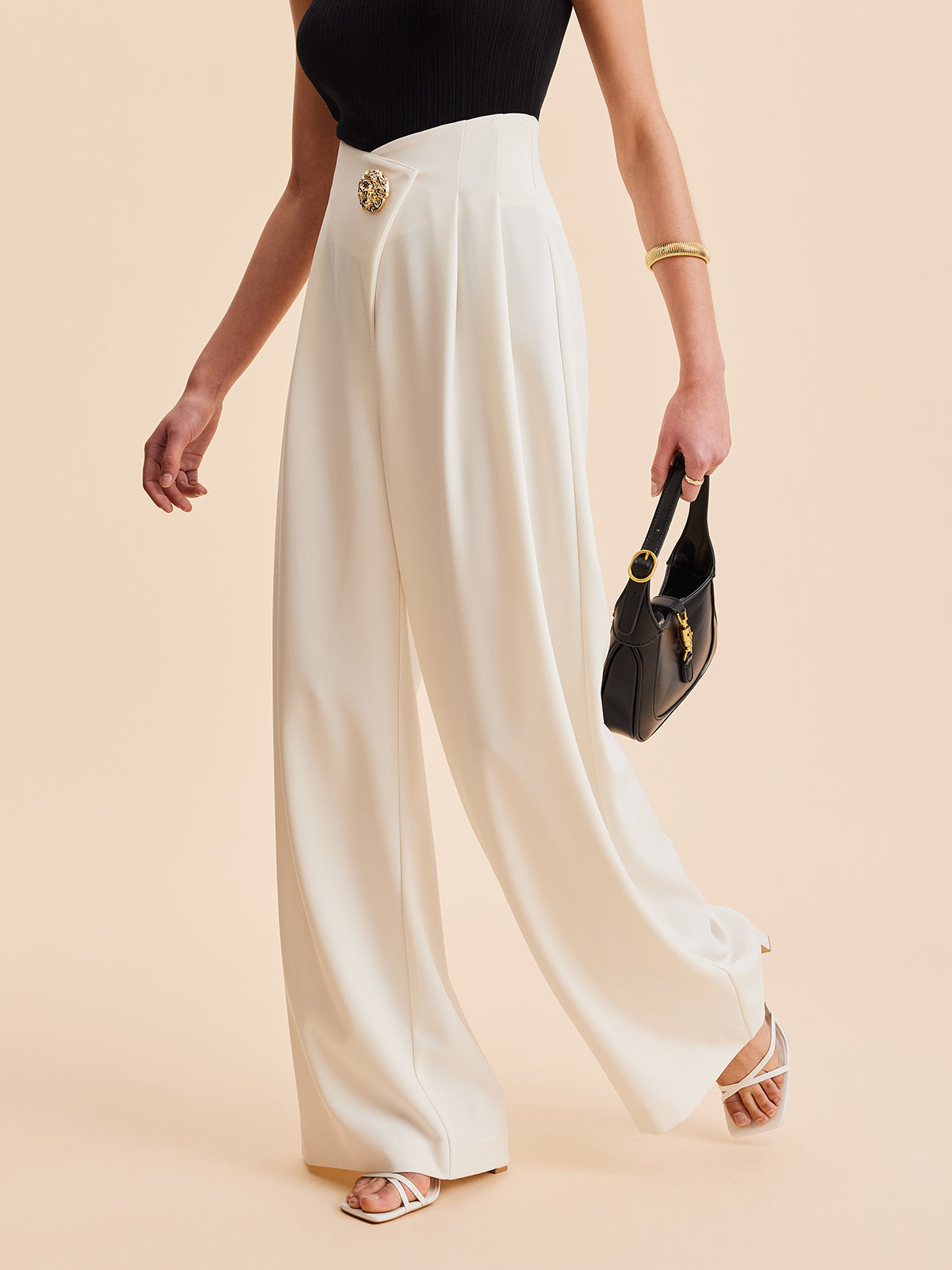 Pantalón Palazzo con Broche Decorativo