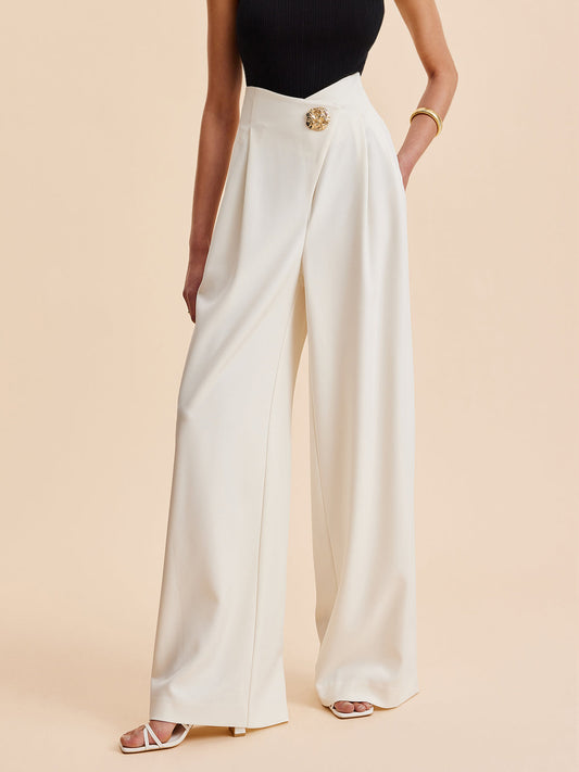 Pantalón Palazzo con Broche Decorativo