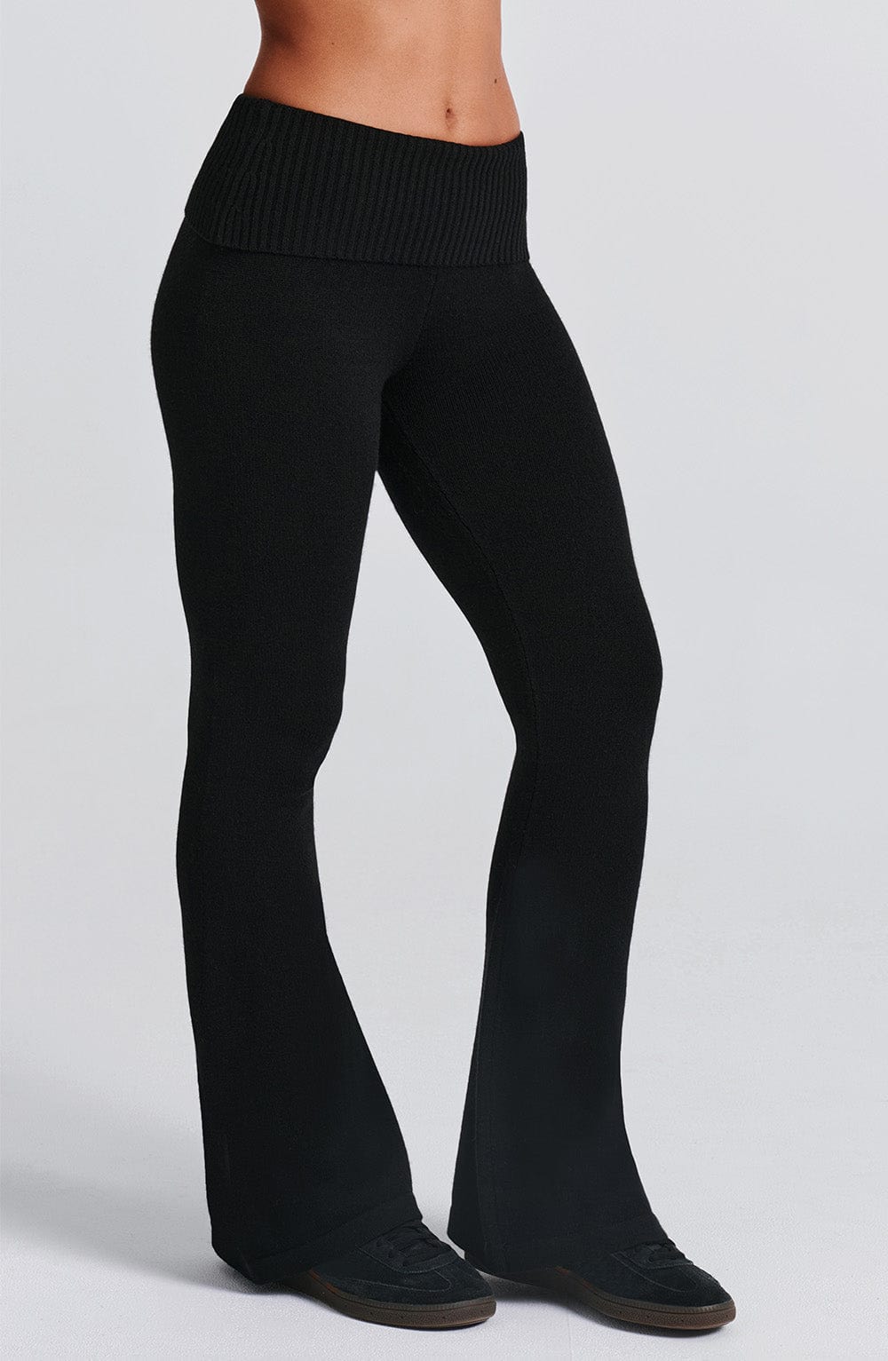 Pantalón Knit Negro de Corte Flare