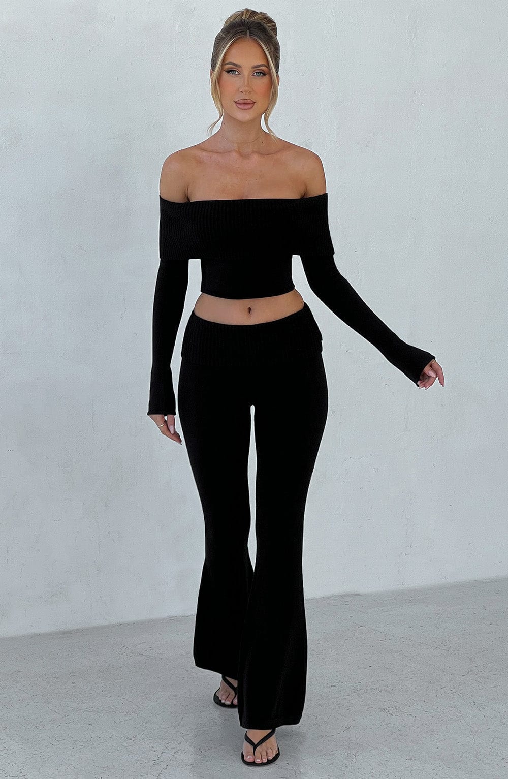 Pantalón Knit Negro de Corte Flare