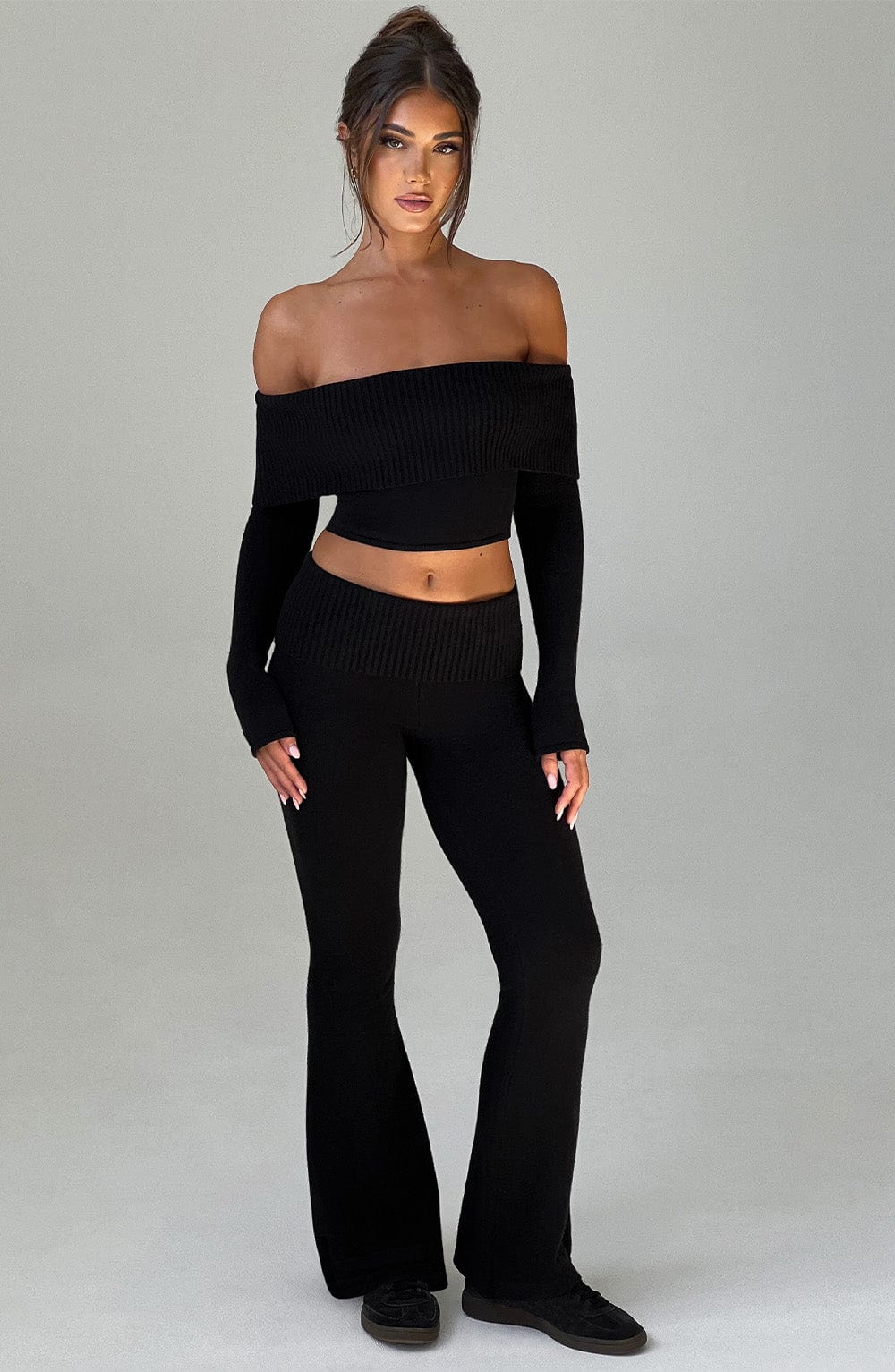 Pantalón Knit Negro de Corte Flare