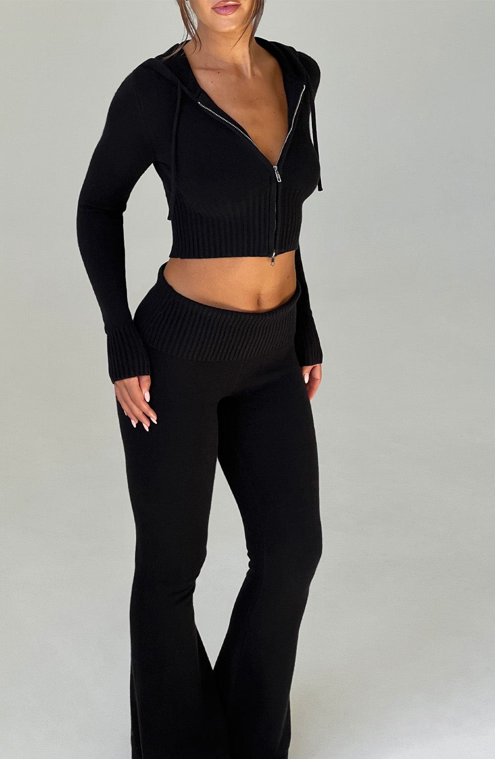 Pantalón Knit Negro de Corte Flare